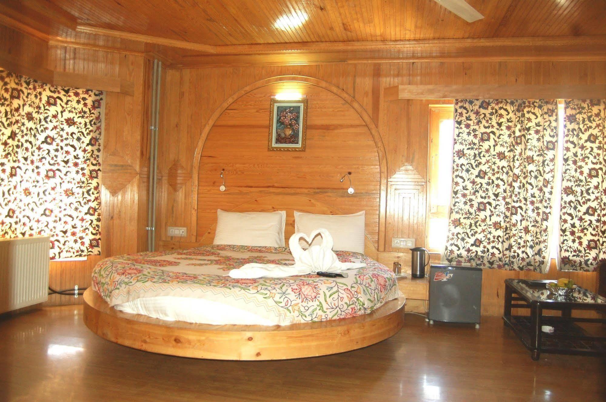 Hotel Paradise Inn Pahalgām Exterior foto